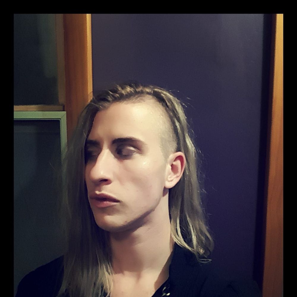 Meet your Posher, Adrian